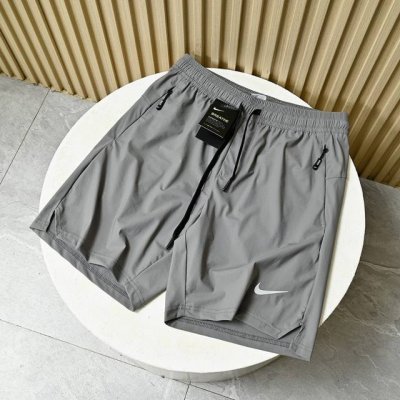 上新 耐克Nike夏季轻薄运动短裤腰部松紧舒适不勒 尺码:M,L,Xl,2Xl,3Xl 黑色 灰色 军绿 极品梭织弹力面料 手感顺滑速干排汗轻薄透气 而且还具抗