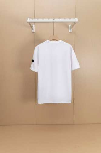 挂拍图 顶级版本 Moncler 蒙口2025Ss新款像素模糊Logo印花短袖 Moncler标识点缀于胸前 仿佛艺术家的灵魂印记 辨识度拉满 低调中蕴含着无尽