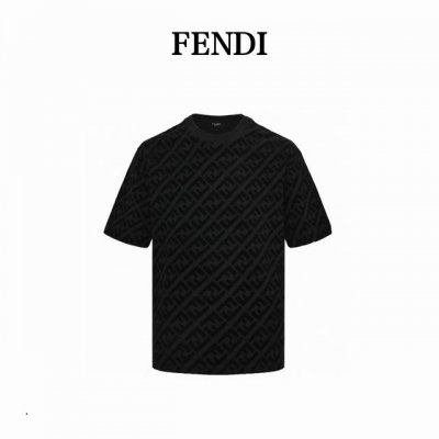 fendi 芬迪 24Ss Ff满印植绒短袖 严禁机洗，只能手洗，花型处采用进口绒才能体现出原板的绒高和密度，运用进口环保超强胶水粘贴，保证洗水不掉绒。整件衣服