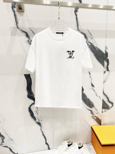 隔天到 Louisvuitton 路易威登 260克圆领短袖T恤 绒面发泡点缀云朵字母Logo印花工艺 官方同步 高版本 高品质 时尚个性 百搭潮流 纯原品质