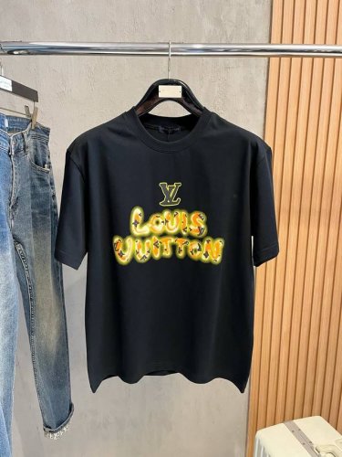 sslv纯棉最新面料经典标识图案Logo时尚简约潮流短袖，最顶级的品质专柜原单短袖，顶级制作工艺进口面料，专柜款独特设计，采用进口高端订制面料。官网在售！面料版