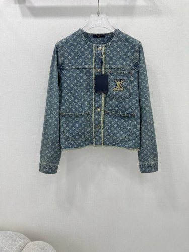 Louis Vuitt*N25新款L家做旧老花牛仔系列同步上新啦 经典老花牛仔面料 外套+短裤+短裙+背心裙 定制Yb五金 搭配金线刺绣Logo 洗水做旧时髦低