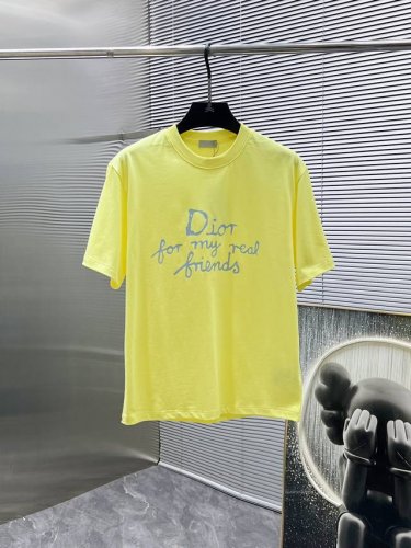 迪奥 Dior 2025新款 圆领 短袖 T恤 体恤 半袖 ，高端版本！专柜定制面料 透气舒适度高，细节无可挑剔，品牌元素设计理念，体现高品质。手感细腻柔软！呈