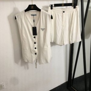 款号20253202 prad*新款亚麻套装 金属三角标V领西装马甲外套+西装短裤 白色 Sml M码 胸围98 长51-57 腰围68弹力 长45