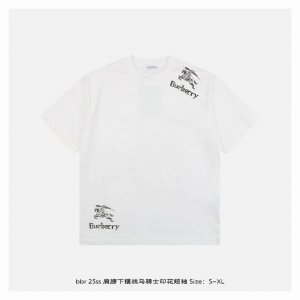 burberry 博柏利 25Ss 肩膀下摆战马骑士印花短袖 面料采用230克重精梳棉 定制32支1*1螺纹 成衣两遍水洗处理 面料舒适亲肤无异感 定制定染面料