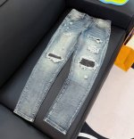 款号：D296 Amiri & 阿米日 水洗蓝拼皮爆款高街牛仔裤修身弹力水洗刀割破洞长裤Fog高街男潮 Amiri Amiri音译为埃米尔，是创始人的名字，Am