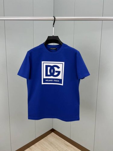 dolce&Gabbana 25春夏新品徽标印花短袖T 恤，正面+后幅装饰品牌字母印花设计，采用定制80支双股丝光棉面料；黑色 蓝色 白色 S～Xxxl 黑白可