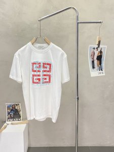 givenchy纪梵希独家专供新款原单男士休闲短袖 高端定制 高端版本 时尚百搭爆款进口面料 手感超柔软细腻 穿着亲肤舒适 高端精品 代工厂P精细做工 上身非常