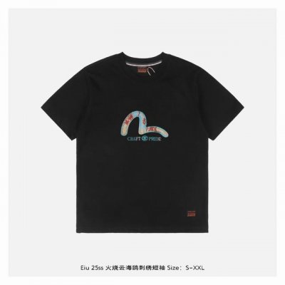 evisu 福神 25Ss 火烧云海鸥刺绣短袖 面料采用230克重精梳棉 定制32支1*1螺纹 成衣两遍水洗处理 面料舒适亲肤无异感 定制定染面料 纺织密度高