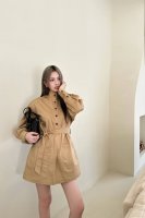 25早春新款 立领收腰衬衫连衣裙 气质立领收腰设计 上身淑女又优雅显瘦 任何减龄都可以轻松驾驭 清爽百搭不挑人 简约又干净利落 对于日常通勤都Ok 高密度纯棉面