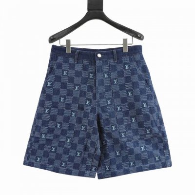 Louis Vuitton 路易威登 联名美洲杯牛仔短裤 原版14,600购入开发，整体采用Monogram Multi Flags 图案，为正面融入 Dami