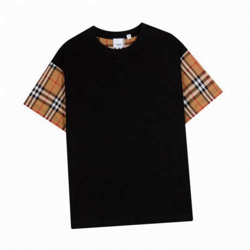 巴宝莉 Burberry 夏季新款 经典格纹袖子拼接圆领短袖T恤，经典格纹的一款，再次给大家重现，高端品质独家定制袖子为70S全面定制色纺格纹，肩膀处纹理完美，