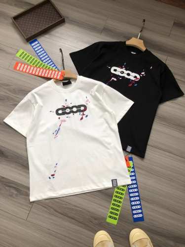 Goodbrand字母Logo印花 众多明星同款 多彩泼墨刺绣 字母Logo印花 男女款圆领短袖半袖T恤. 颜色：白色 黑色. 尺码：S M L Xl. 材质：