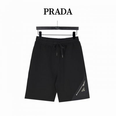prada 普拉达 25Ss 太空棉下摆斜三角口袋拉链短裤 时尚型裁设计 兼具个性 简约不简单，内里工整严密,手感柔软细腻上身舒适透气撞色缝线醒目时尚 经典的三