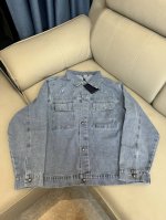 p200 louis Vuitton 路易威登 Lv水洗复古破坏磨破老花字母Logo系列 重工制作 牛仔外套 刻意处理成磨损破坏的效果1:1还原五金配件原版对峙