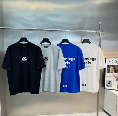 Balenciag*巴黎世*25S新款T恤.男女同款推荐！高克重300G纯棉面料，柔软舒适.透气吸汗.上身舒适.轻松驾驭......胸前后背采用5D热胶浮雕印烫