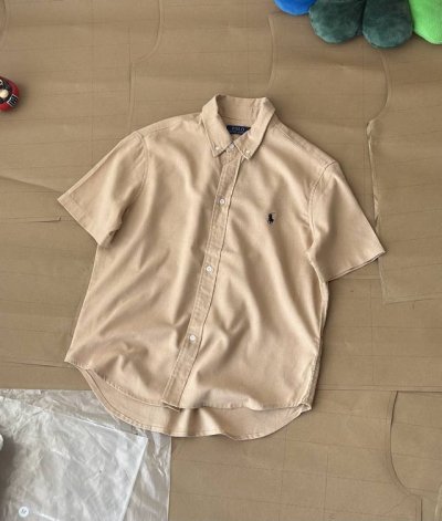 Rl拉夫棉麻料纯色Logo刺绣排扣翻领经典短袖休闲衬衫 颜色：白色 藏青 卡其 G网在售 棉麻面料材质，成衣水洗，亲肤舒适，经典刺绣Logo，无敌百搭，商务休闲