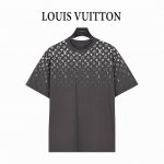 Louis Vuitton 路易威登 老花渐变印花短袖T恤 面料采用32S双股纱精梳棉紧密赛络纺纱线，克重260G， 配套1*1横机全棉螺纹，整件衣服前后幅左右