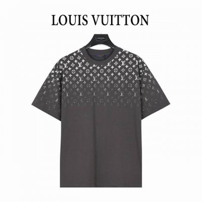 Louis Vuitton 路易威登 老花渐变印花短袖T恤 面料采用32S双股纱精梳棉紧密赛络纺纱线，克重260G， 配套1*1横机全棉螺纹，整件衣服前后幅左右
