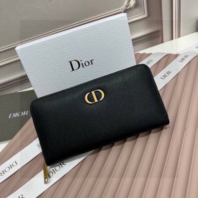 Dior 迪奥长款钱夹钱包 迪奥官网同步 原单品质 实物拍摄 ，型号：666111＃，精致的手工艺制作，采用100%进口皮进口，质感强，手感极佳。搭配 压花 经