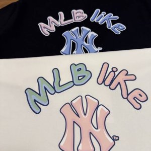 Mlb洋基情侣短袖 糖果色系印花，一整个甜酷住！穿上就是行走的多巴胺，活力满满男女同款不挑人，情侣出街穿，回头率爆表！ 100%纯棉面料，柔软又透气，贴身穿超舒