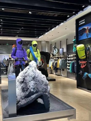 凯乐石Kailas Mont X-Pro 中国限定款 防水防风透气 轻量舒适登山全天候硬壳耐磨冲锋衣 男女同款 谁说冲锋衣只能是单调的户外装备？凯乐石Mont