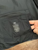 颜色：黑色，灰色，蓝色 尺码：L到3Xl X-Bionic Xjm-23607N 飞逸轻量防风连帽防晒皮肤衣风壳夹克，线上旗舰店同步在售2490。一件可以满足你