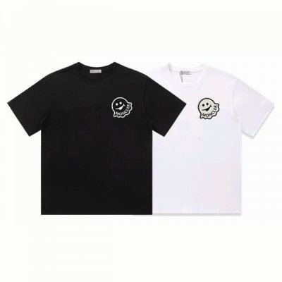 110 顶级版本 长期款 蒙口Moncler 2025 专柜新款胸前笑脸Logo胸标T恤 男女同款 情侣款 面料采用高端80支180G丝光棉 上身舒爽透气，不僵