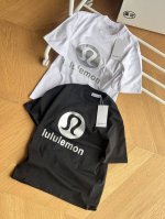 供120 Lululemon露露乐蒙 烫银大Logo 休闲圆领套头短袖T恤 男女同款 黑色 白色 xs~L 顶级版本，原版260G双纱面料，预缩处理，亲肤舒适，