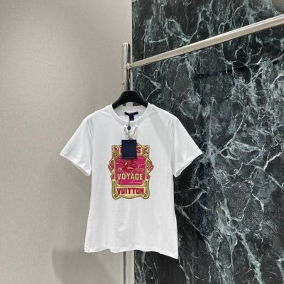 路易 25夏季新款 彩虹假日系列经典Monogram印花链条短袖T恤丨经典版型上身减龄绝绝子！时髦又高级白富美必备单品！定位花立体裁版型百搭不挑人。强烈推荐自留