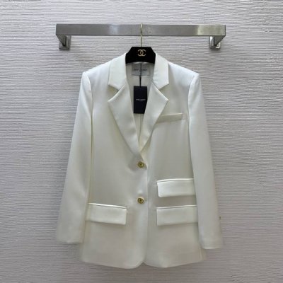 款号G25052287 圣罗兰Ysl新款独家定制、高端精品质量采用进口光感醋酸面料手感丝滑舒适！竖排两粒扣翻领时尚气质P西装醋酸外套！黑色、白色、 M码：肩宽4