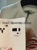 色彩抽象T 小怪兽美学灵感趣味设计,让整体造型设计更加优雅时尚，裁剪工艺细节处理工整为玩味时尚增添色彩 合身的版型构造更是独具匠心，上身不仅有着出彩的辨识度更是