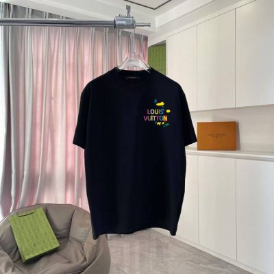 LV*路易威登2025夏季新款 个性字母Logo印花 定制面料300G 短袖T恤 男女同款 尺码：S M L Xl Xxl 五个码 颜色：黑色 白色 湖绿色 紫