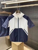 一套不拆卖 Dior- 迪奥 重磅推荐 2025春夏新品 十足腔调 上身非常的赞 超有型 绝对是吸引回头率的利器 时尚潮流套装 采用进口聚脂纤维面料 舒适度好