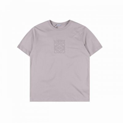 Loewe 罗意威 25Ss 胸前大刺绣短袖T恤 精选 G棉质双纱面料打造。好打理，柔软舒服。胸前大Logo徽标 进口机绣立体绣工艺 绣花立体饱满 亲肤感巨好~