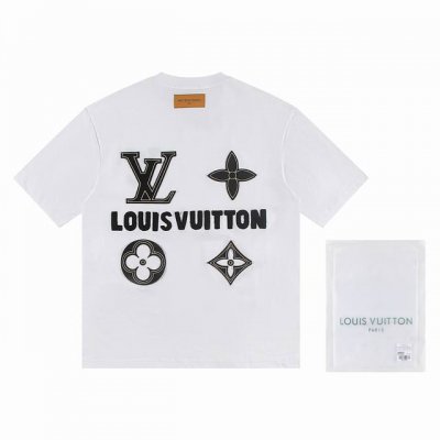 一首批.散单+10 Louis Vuitto*2025最新款短袖T恤 材质:采用高版本300G双纱精梳棉 尺寸:S M L Xl 颜色:黑 白 款号:W2658