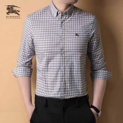 p230 【巴宝莉】 2025新款系列男士精品衬衫。官网同步专柜爆款 订制原版衬衣，采用高级3D工艺 面料顺滑柔软、地质细腻、单穿都非常漂亮、弧度下摆，可休闲可