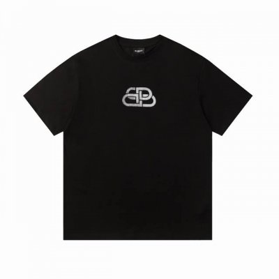 上新 高版本 balenciaga巴黎世家新款字母Logo炭画短袖T恤 背后字母印花 逼格满满 相当吸睛 超高级上身超酥服 作为舒适穿搭的重中之重 百搭耐看 一