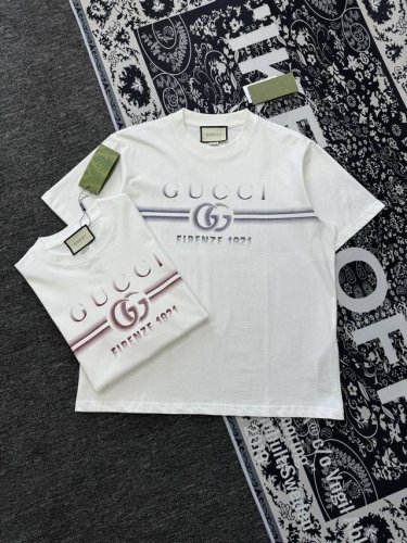 gucci 古驰 25Ss 渐变喷绘G家标识短袖圆领情侣款T恤 轻奢主义，男女日常通勤穿搭必备单品，正确版本，随意对比！ 购入原版开模打造，面料采用280克，