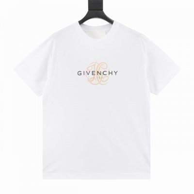 Givenchy 纪梵希 25Ss 反转字母Logo印花短袖 采用100%棉质面料，柔软透气，让你在夏日里尽享舒适。 前后饰以翻转效果Givenchy pari