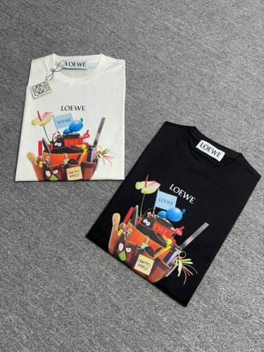 p230 Loewe 夏季新款 采用定制双丝光面料 其面料特点。轻薄 丝滑 透气 耐洗 m~3Xl (S 4Xl)可订做 现货！