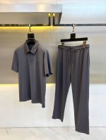 lp、25Ss春夏新品套装Polo短袖+卫裤进口四面弹力速干面料，内里包边走线均匀细致，密而不乱彰显大厂做派。面料，柔软细腻，挺阔舒适。细腻好穿易打理干爽透气不