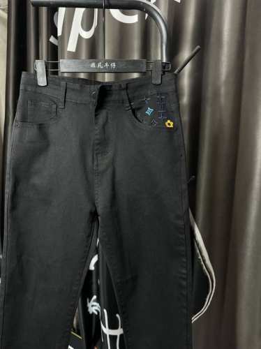 oc-711 LvSs最新品春季新品老花满印提花渐变牛仔裤长裤，专柜同步有售，原单狠货，水洗休闲牛仔裤，进口原版水洗弹力面料，舒适有弹性，原版五金辅料装饰Log