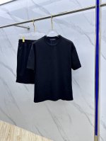 lv*路易威登 春夏套装版型M-Xxxl 最新最顶级平纹黑色贴标刺绣套装，定制面料 顶级品质在售，一站式制作工艺，采用进口高端订制进口丝线手感一流！上身挺拔有型
