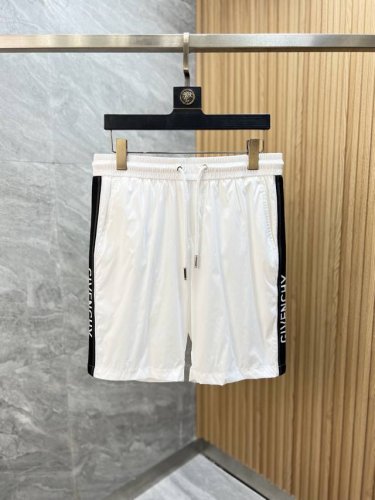 give 纪梵希 2025春夏新品 三标齐全 沙滩裤 短裤 好货不用过多介绍 看细节 专柜码数：M-Xxxl 175 140上身建议Xl