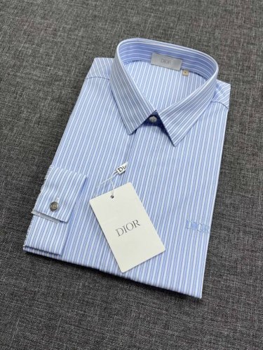 dior Homme迪奥原单男士长袖衬衫，重磅洋行货，专柜新品，经典明星级单品，高级时装秀场款，广告画册形象大片搭配款，作为每一季必出系列，承担了官方宣传的所有