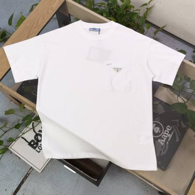 款号：Zscx88205 高版本 2025新款Prada普拉达拼接三角徽标拉链口袋休闲情侣宽松短袖T恤，独一无二的活性环保面料染色，32支双纱精梳纯棉爽滑手感，