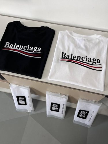 经典款 Balenciaga 巴黎世家海浪可乐图案刺绣短袖T恤 尺码 Xs~L 宽松版型 男女同款都可驾驭 定织定染280克面料 质感舒适柔软 肤感很棒 没有糙