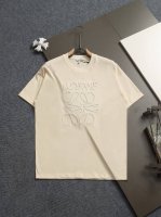 高品质 Loewe 罗意威错位刺绣新款T桖！ 25Ss春夏新品，百灵达万针刺，搭配错位，更加有品味 采用32支260克双纱纯棉原版面料，磨毛处理更丝滑亲肤，重工