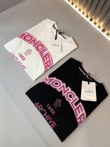 moncler蒙家 2025春夏最新男女同款贸易订单短袖T恤，全品相！！网红款！采用Logo图案压胶设计！上身舒适透气，不僵硬，整体有着丰富的立体感，品质出口订